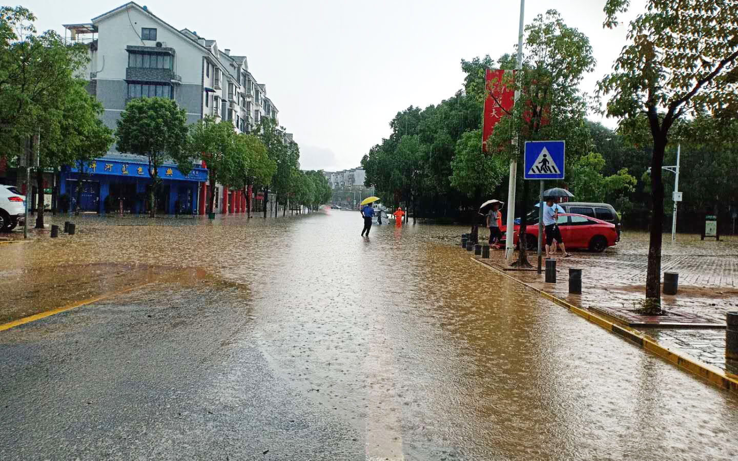 黃山長運汛期加強服務(wù)，保障學(xué)生安全出行