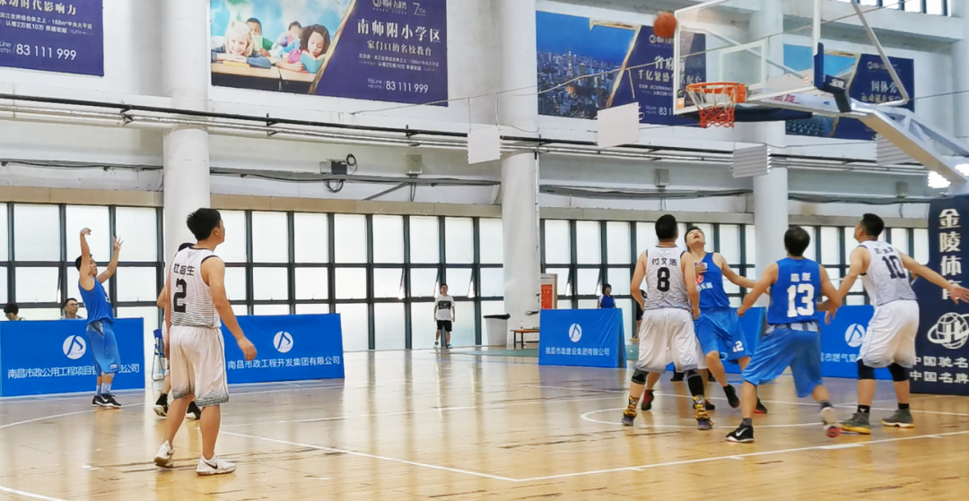 再下一城！江西長運(yùn)籃球隊?wèi)?zhàn)勝市政開發(fā)籃球隊