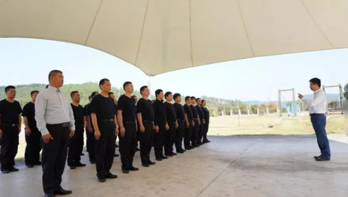 鷹潭長(zhǎng)運(yùn)、公交組建防恐維穩(wěn)應(yīng)急隊(duì)并開展拓展訓(xùn)練