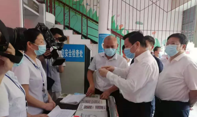 張鴻星一行深入撫州客運總站臨川站調(diào)研督導(dǎo)