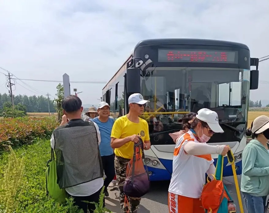 生產經(jīng)營 || ??馬鞍山長客：?坐著公交去旅游
