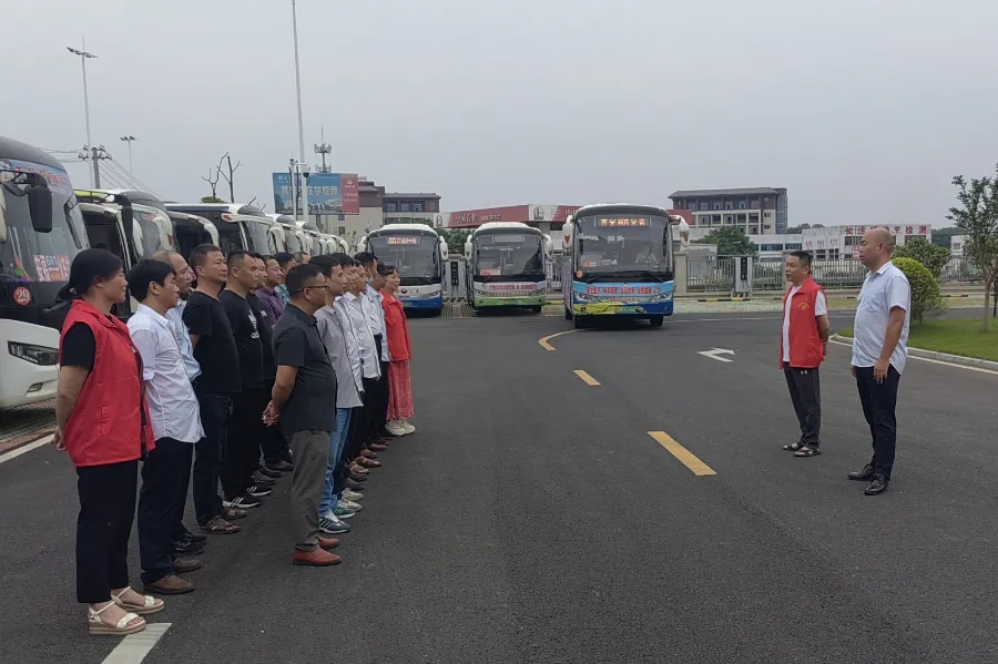 ??吉安長運：順利完成安?？h事業(yè)編考試運輸保障任務