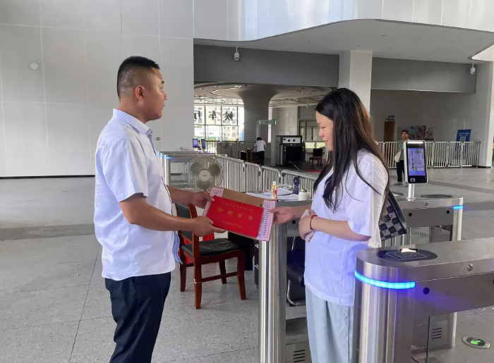 撫州長(zhǎng)運(yùn)：暖心！守護(hù)準(zhǔn)大學(xué)生入學(xué)夢(mèng)