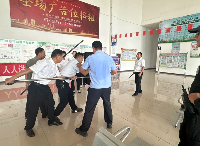 上饒汽運(yùn) 開展“警械識別與反恐防暴”專項(xiàng)培訓(xùn)