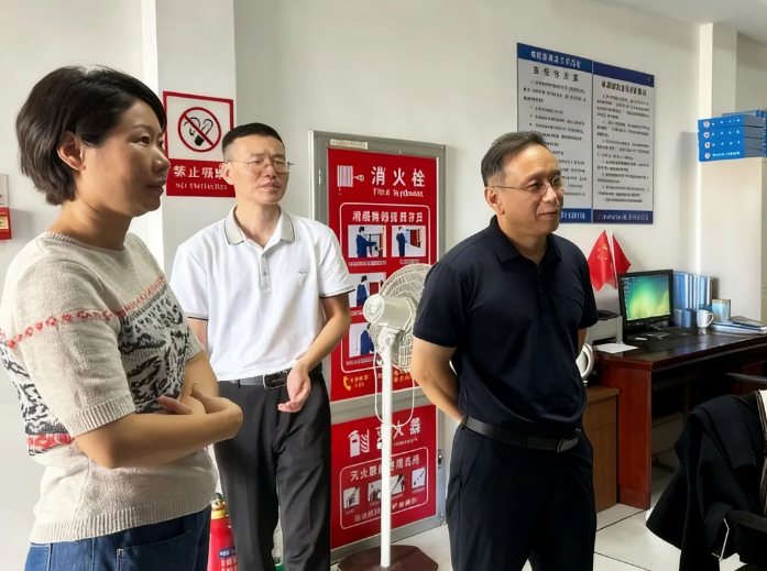 江西長運(yùn)開展文明創(chuàng)建、國慶環(huán)境布置督導(dǎo)工作 劉志堅(jiān)帶隊(duì)