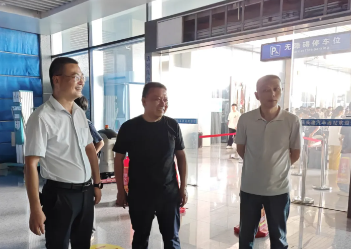 李偉督導南昌長途汽車西站國慶安全生產工作