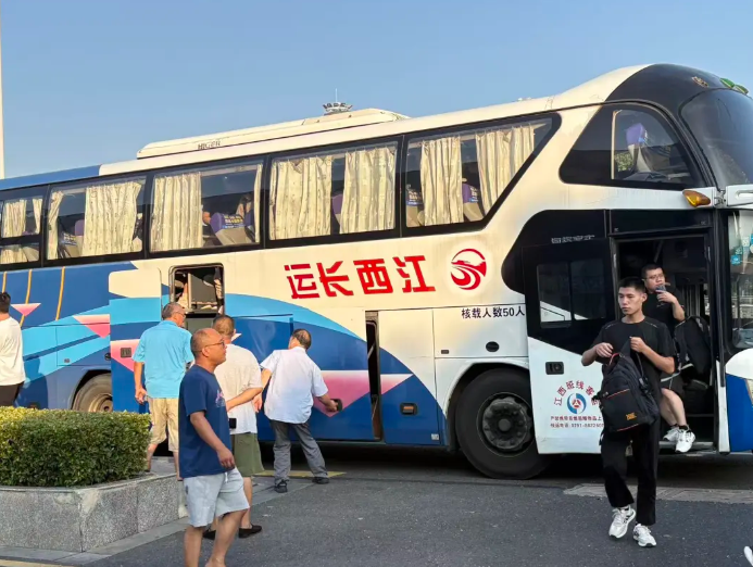 江西長(zhǎng)運(yùn)“雙節(jié)”期間安全運(yùn)送乘客310萬人次 保障假日出行