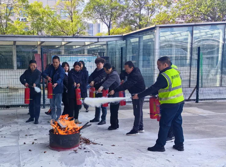 都市城際公交：開展消防安全實操演練活動