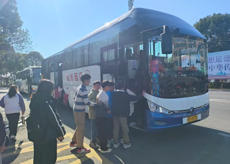 撫州長運(yùn)：廣昌分公司圓滿完成四所小學(xué)研學(xué)活動(dòng)運(yùn)輸任務(wù)