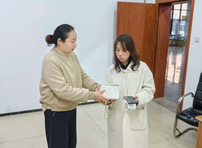 馬鞍山長(zhǎng)客：暖心！乘客遺落重要隨身物品，客運(yùn)站火速幫找回