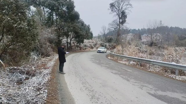 景德鎮(zhèn)長運：浮梁公交開展線路安全勘查