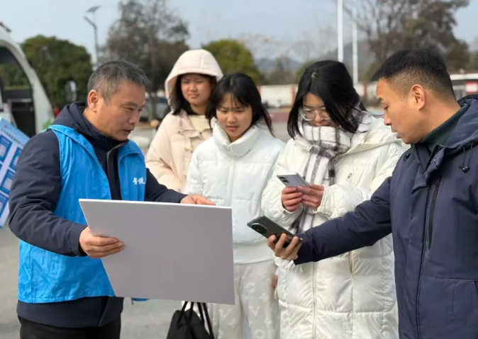 景德鎮(zhèn)長運 校園直通車走進樂平校園 便利城鄉(xiāng)學(xué)子出行